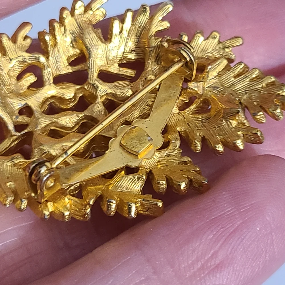 Vintage Leaf Branch Gold Pearl Brooch Pine Tree ? Christmas? 50's Vtg Estate - Picture 6 of 6
